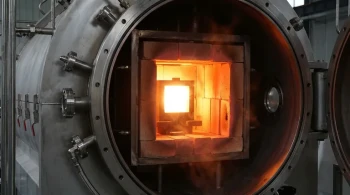 Calore, Vuoto e Controllo: Progettare il Cuore di un Forno Sottovuoto ad Alta Temperatura