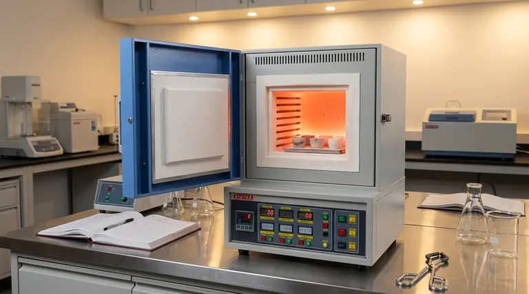 머플로(muffle furnace)란 무엇이며 어떻게 작동합니까? 실험실을 위한 정밀하고 깨끗한 가열 마스터하기