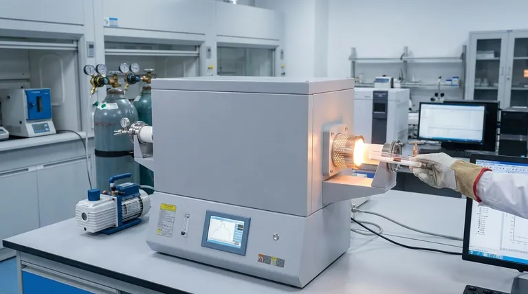 실험실 튜브 퍼니스를 사용할 때의 주요 운영 고려 사항은 무엇인가요? 온도, 분위기 및 안전 마스터하기