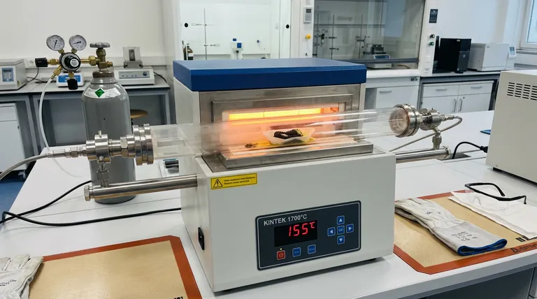 ¿Cómo facilita un horno tubular de alta temperatura la difusión por fusión de azufre? Calentamiento de precisión para cátodos PCFC/S