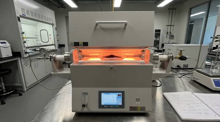 Qual é a função de um forno tubular de laboratório na produção de nanopó de BiFeO3? Domine o Estágio de Calcinação