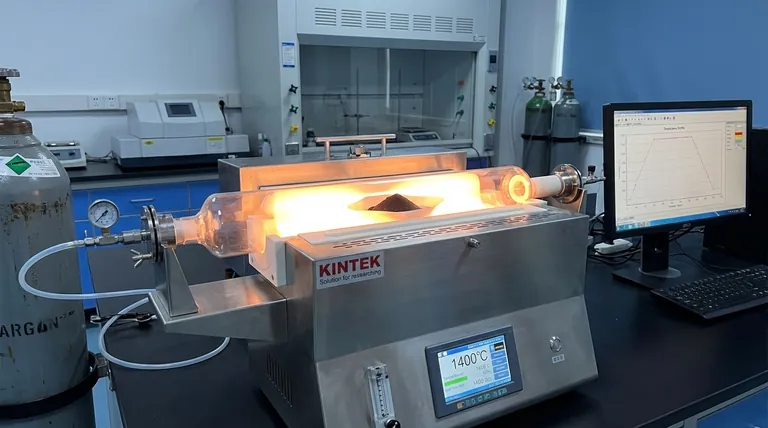 Qual é a função de um forno tubular de alta temperatura na síntese de Ti3AlC2? Obter Pós Precursores da Fase MAX Pura