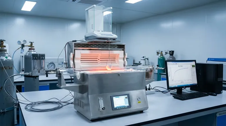 为什么要在磁铁矿氧化动力学中使用带管式炉的高精度称重系统?实现实时数据。