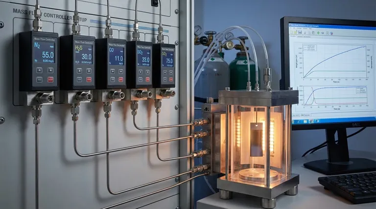 Por que um Controlador de Fluxo de Massa (MFC) é importante para a pesquisa de corrosão em fase gasosa? Garanta a integridade e a precisão dos dados