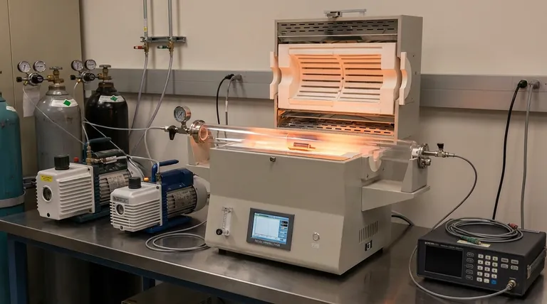 Por que um tubo de quartzo de alta pureza é usado para selagem a vácuo de ligas NbTaTiV? Garanta a pureza e evite a fragilização