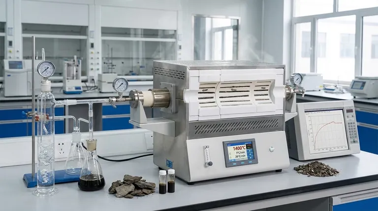 ¿Por qué se aplican diferentes velocidades de calentamiento durante la pirólisis de esquisto bituminoso? Optimización de la cinética y validación técnica