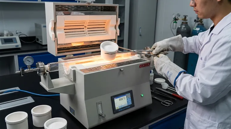 高纯氧化铝坩埚在 BSO 合成中起什么作用?确保高温反应的纯度