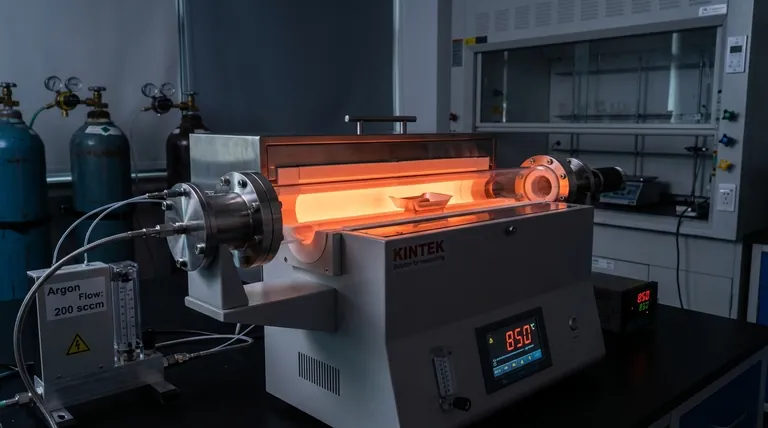 Perché il processo di ricottura in un forno tubolare sotto argon è essenziale per le eterostrutture NCMC? Approfondimenti degli esperti