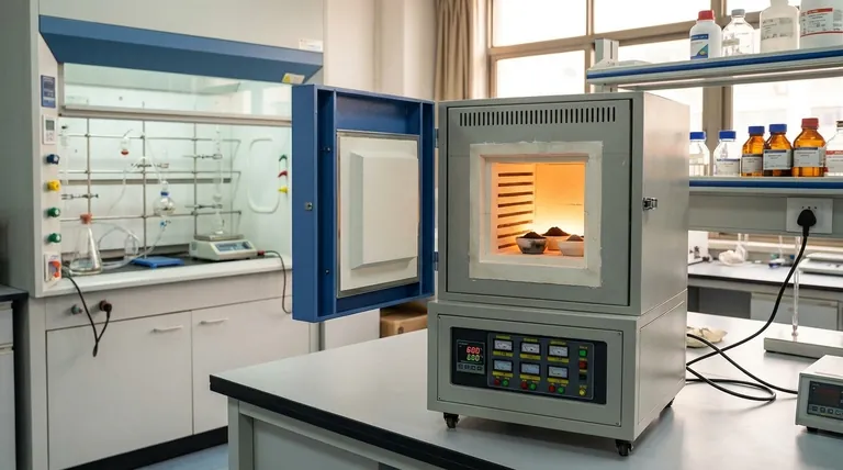 在 CoMn2O4 合成中,马弗炉的主要技术功能是什么?实现精确的纳米尖晶石煅烧