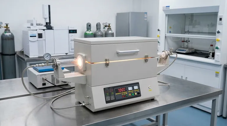 Como os fornos de tubo de laboratório de alta temperatura garantem a estabilidade ambiental? Dicas de Redução Térmica de Precisão