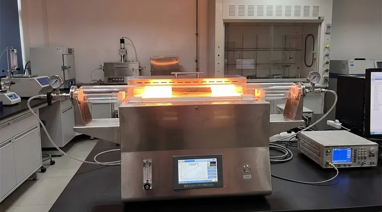 ¿Cuál es la función del entorno de 1500 °C en la carbonización de la madera? Desbloquea carbono funcional de alto rendimiento