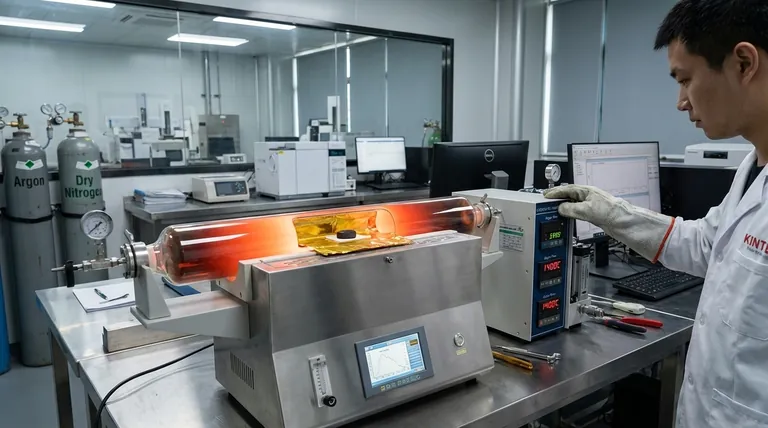 Como os fornos tubulares de laboratório contribuem para a sinterização de Ba0.95La0.05(Fe1-xYx)O3-δ? Controle Preciso da Atmosfera