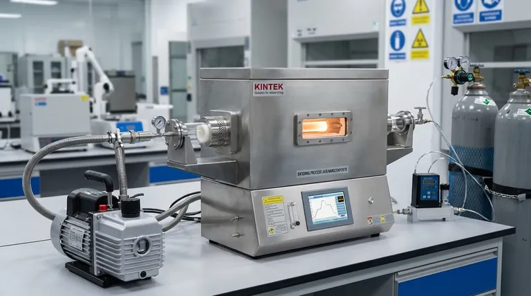 为什么管式炉必须配备真空泵和氩气系统?烧结高纯度铝硅纳米复合材料