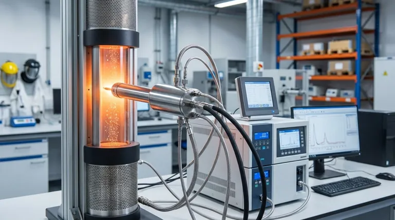 使用带冷却夹套的采样探针的重要性是什么?确保滴管炉数据的准确性