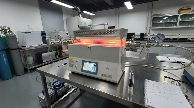 黒リン合成における真空封止管状炉の主な機能は何ですか?相転移をマスターする