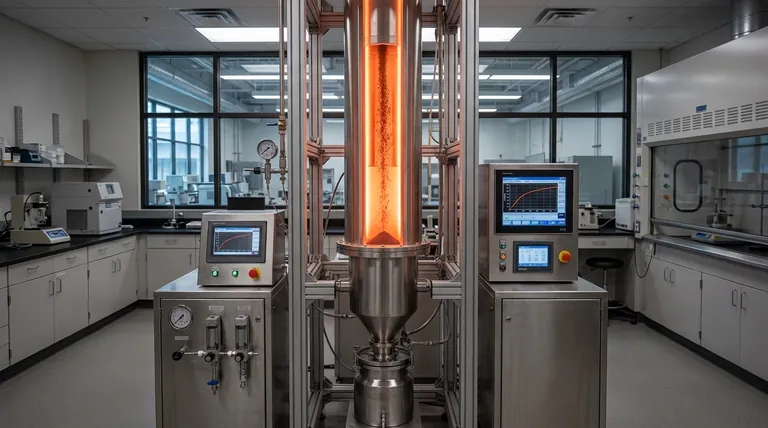 ¿Cuál es la función principal de un horno de tubo de caída en el beneficio del mineral de hierro? Desbloquea un choque térmico de alta precisión.