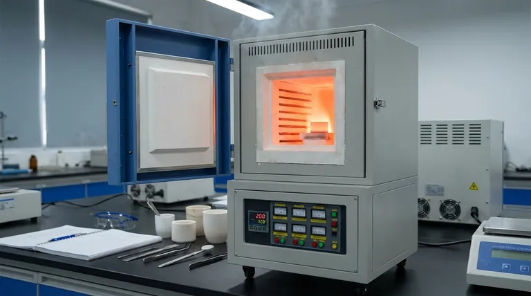 ¿Cómo utiliza un horno de sinterización por microondas las propiedades del material para calentar h-BN/ZrO2/SiC? Optimizar resultados