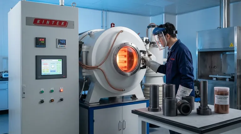 石墨模具在铜-碳纳米管复合材料的真空热压成型中起到什么作用?