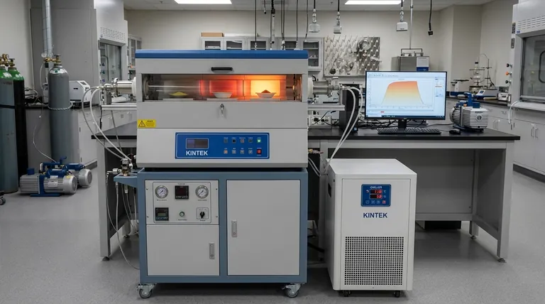 ¿Por qué se requiere un horno tubular multizona para TCVD? Optimice la gestión térmica de los precursores