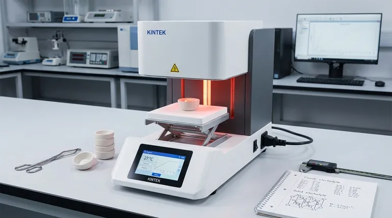 كيف يحسن إدخال ثاني أكسيد السيليكون (SiO2) كمادة مضافة عملية التلبيد للإلكتروليتات الصلبة؟ تعزيز الكثافة