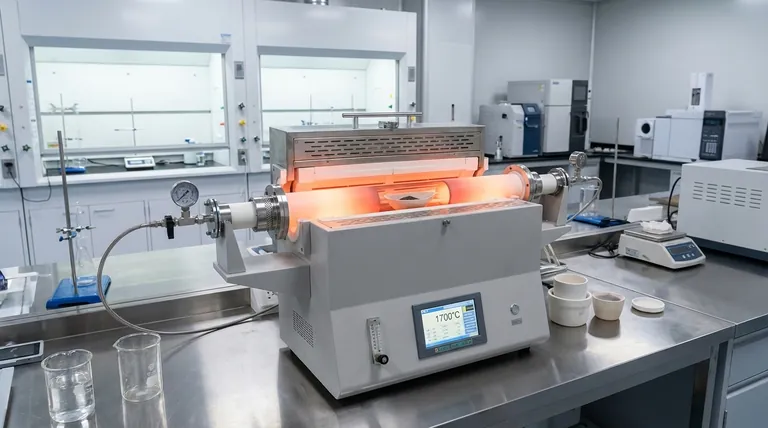 Por que os fornos tubulares de alta temperatura são essenciais para catalisadores de perovskita? Conformação e Cristalização de Precisão