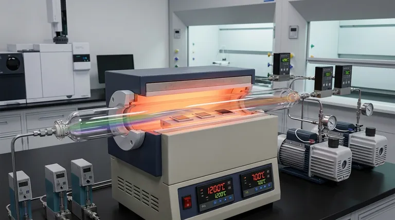 Como as dimensões do tubo de quartzo influenciam a síntese de CVD de MoS2? Otimize o Fluxo para Monocamadas de Alta Qualidade