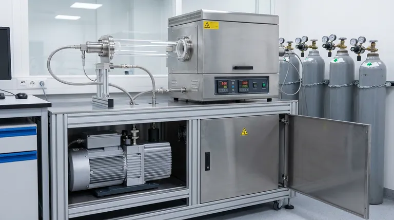 ¿Cuál es la función principal de una bomba de vacío en la síntesis de GaN por PECVD? Optimizar la pureza y el control