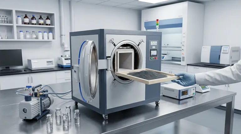 使用真空烘箱处理脱锂NCM粉末有何优势?优化您的电池材料纯度