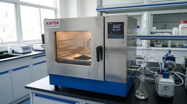 Qual é o papel de um forno de secagem a vácuo na preparação de N-TiO2@NC? Preservar a Integridade e a Estabilidade Química do MXene