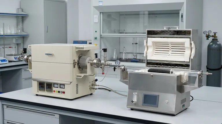 ¿Cuál es la función de un autoclave de acero inoxidable de alta presión en la carbonización hidrotermal? Desbloquea Carbon Superior