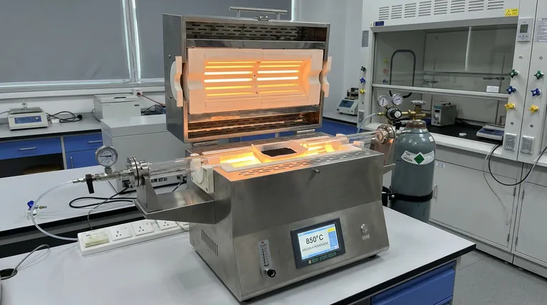 고온 튜브 퍼니스는 EG/LTO 복합체의 최종 세라믹화를 어떻게 촉진합니까? 전문가 인사이트