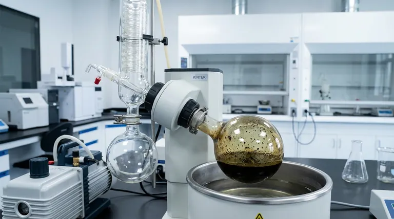 Por que um evaporador rotativo a vácuo é necessário para a deposição em fase líquida de nanosheets? Melhorando o Desempenho do Cátodo