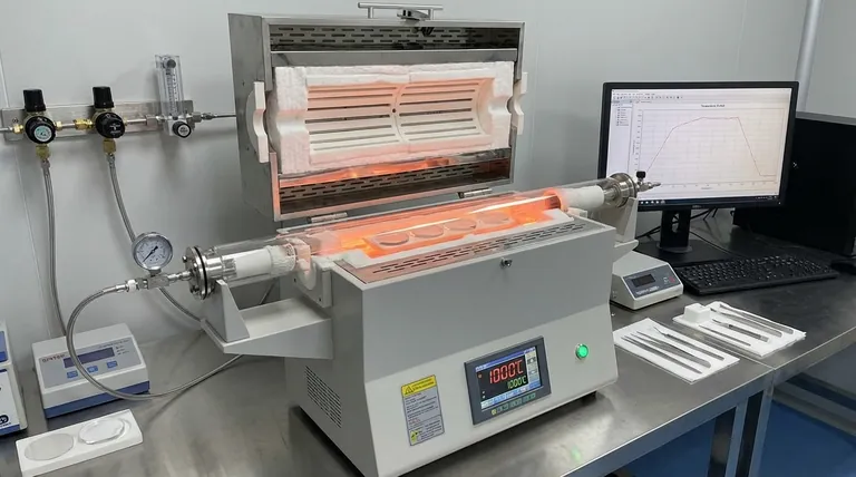 튜브 퍼니스에서 사파이어 기판을 사전 처리하는 목적은 무엇인가요? 에피택셜 성장 기반 최적화