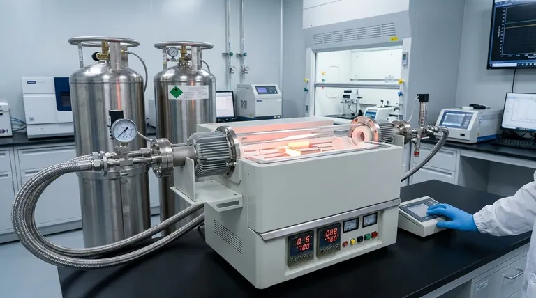 ¿Cuáles son las ventajas de utilizar un horno de recocido con oxígeno a alta presión para películas delgadas de La1-xSrxMnO3?