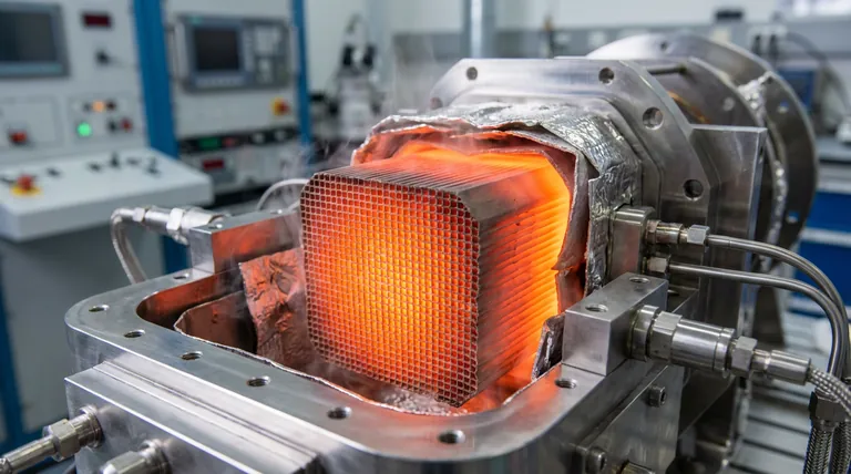 Por que a cordierita é selecionada como suporte de favo de mel para catalisadores de decomposição de HAN? Insights essenciais de design