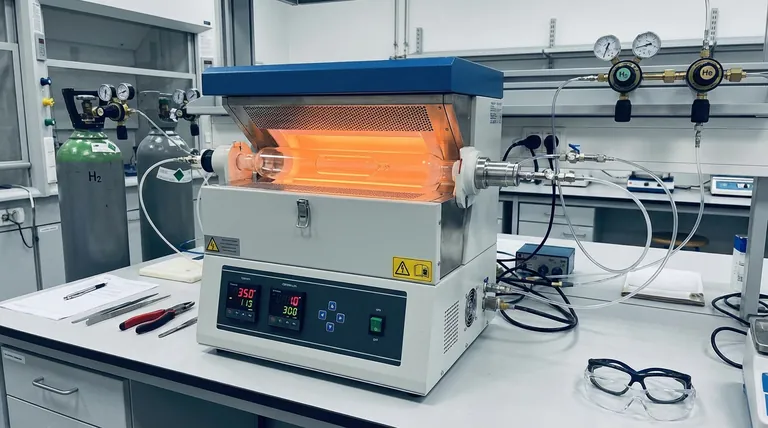 ¿Cuál es la función específica del hidrógeno y el helio en la fusión del vidrio de cuarzo? Optimice sus procesos de alta temperatura