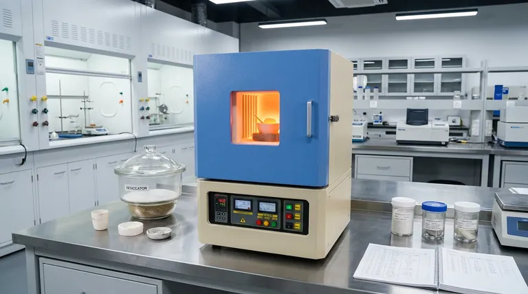 ¿Qué papel juega un horno mufla de alta temperatura en la preparación de ZnO/CuO? Domina la síntesis de nanocompuestos