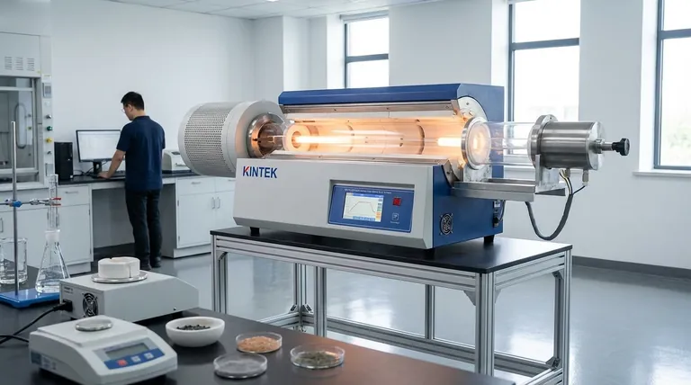 ما هي مزايا وعيوب الفرن الدوار؟ دليل لتحقيق تجانس عملية متفوق