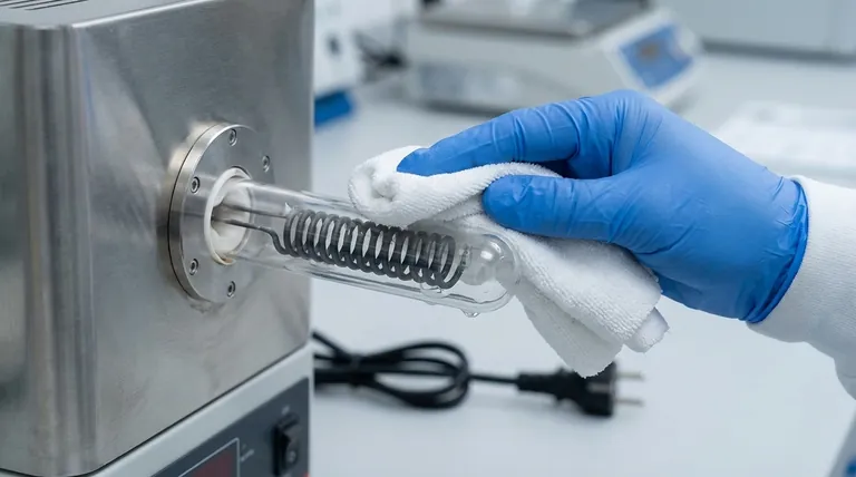 Come si pulisce un elemento riscaldante al quarzo? Una guida sicura per evitare danni