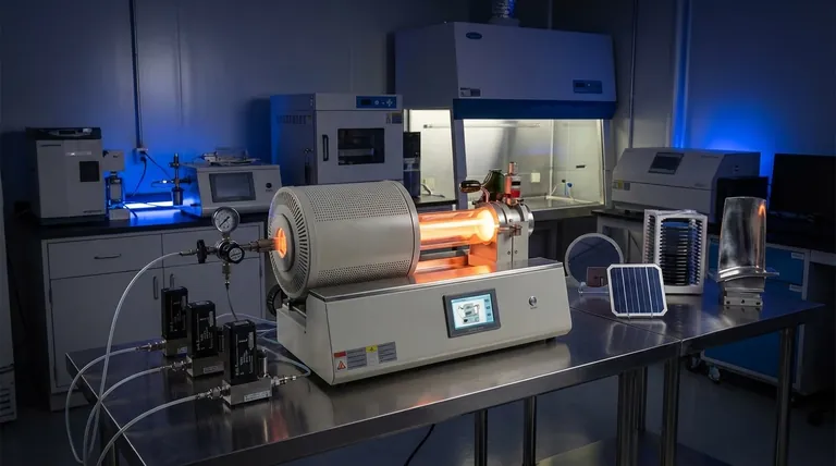 أين تُستخدم تقنية الترسيب الكيميائي للبخار (CVD)؟ إطلاق العنان للمواد عالية الأداء في الإلكترونيات والطاقة والفضاء