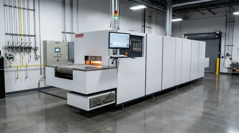 Что такое камерная печь с контролируемой атмосферой? Достижение превосходной обработки материалов с помощью контролируемой среды