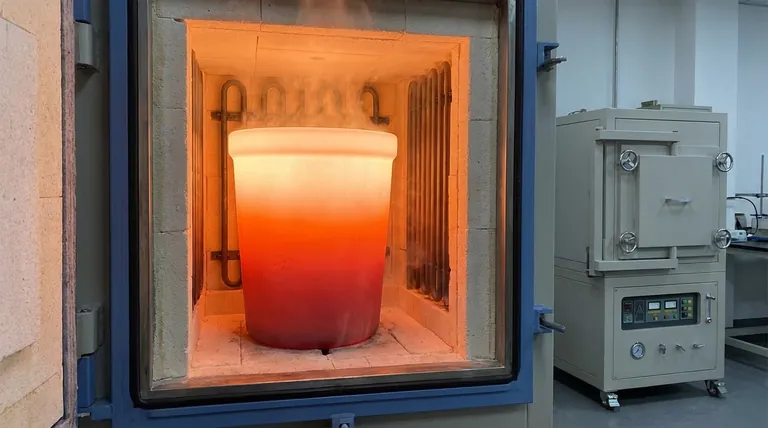 كيف يتصرف الجرافيت تحت درجات الحرارة العالية مقارنة بالمواد الأخرى؟ اكتشف نقاط قوته الفريدة