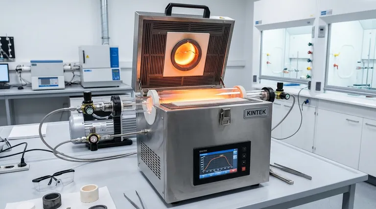 Quelles applications avancées de traitement des matériaux utilisent les fours à creuset en graphite ? Débloquez la précision dans la synthèse des nanomatériaux et plus encore