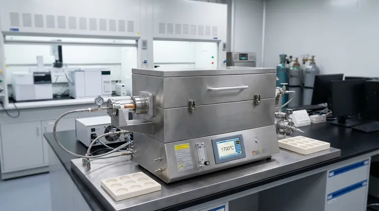 Quels types de procédés de production bénéficient de l'uniformité thermique des fours tubulaires ? Améliorez la précision dans le traitement des matériaux