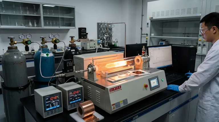 Quais condições físicas afetam a produção de grafeno? Domine a síntese CVD para resultados de alta qualidade