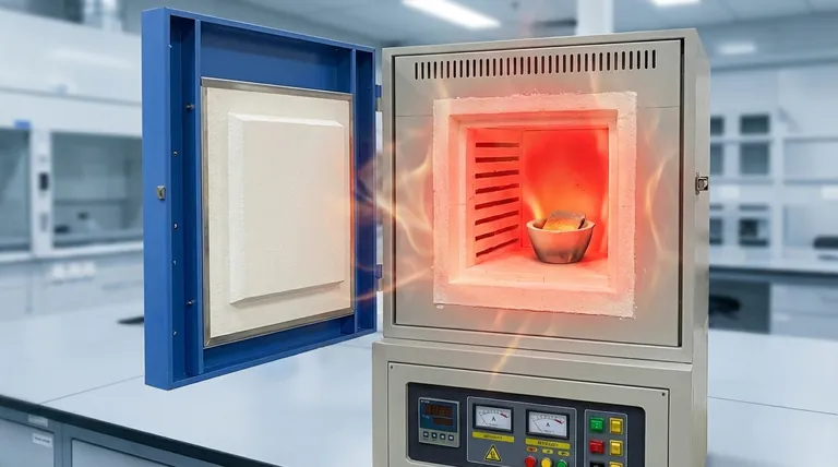 マッフル炉におけるチャンバー分離はなぜ重要ですか?純度と均一な加熱を保証するため