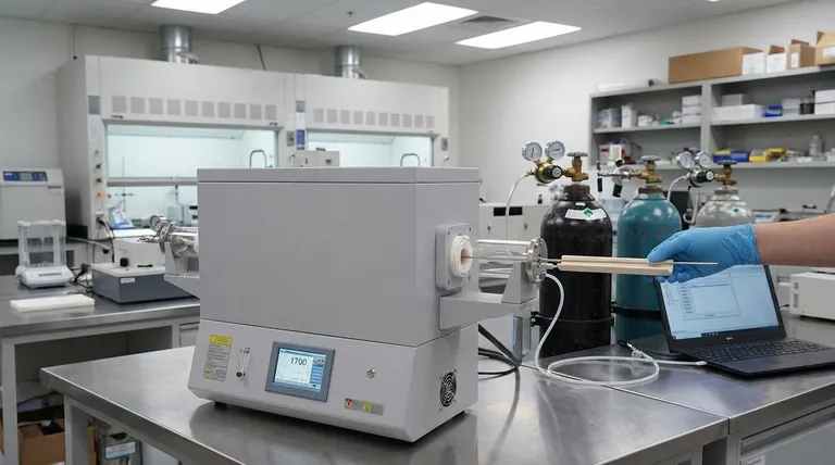 수평 전기로가 작은 직경의 시료에 이상적인 이유는 무엇일까요?소형 공작물을 위한 정밀 가열