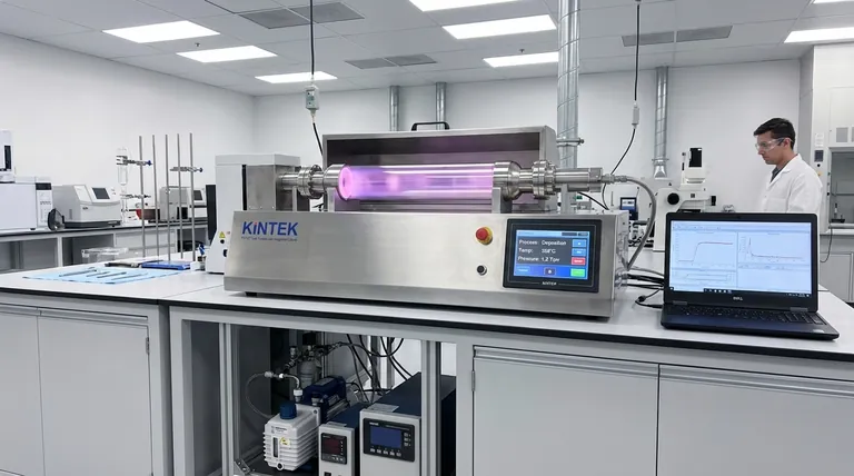 전통적인 CVD 방식에 비해 PECVD를 사용할 때의 이점은 무엇인가요? 저온 박막 증착 기술을 활용해 보세요