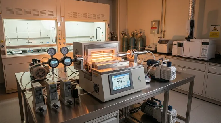 ما هو نطاق الضغط لأفران الترسيب الكيميائي للبخار (CVD)؟ حسّن ترسيب الأغشية الرقيقة لمختبرك