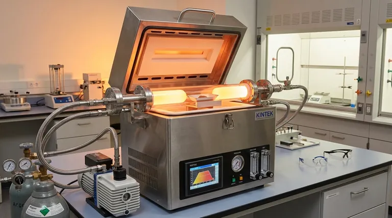 진공관식 실험용 전기로는 어떻게 작동하나요? 통제된 환경에서 정밀한 열처리 마스터하기